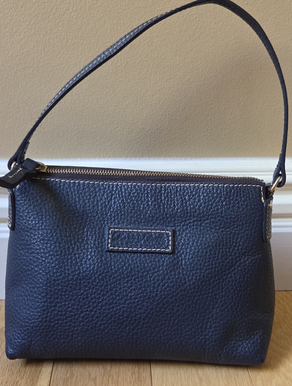 Dooney And BOURKE Navy Pebbled Leather Small Hand Bag - Classic Women's Purse